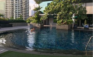 Plaza Athénée pool