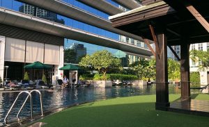 Plaza Athénée pool