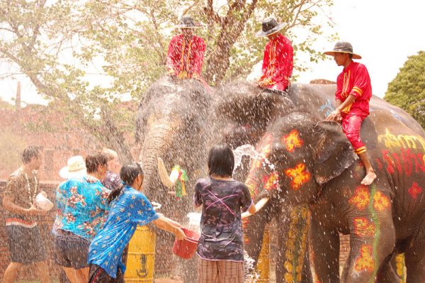 เที่ยวสงกรานต์ อุ่นใจ เก๋ไก๋สไตล์ลึกซึ้ง