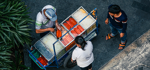 อาชีพอิสระ ขายผลไม้ ผลไม้รถเข็น