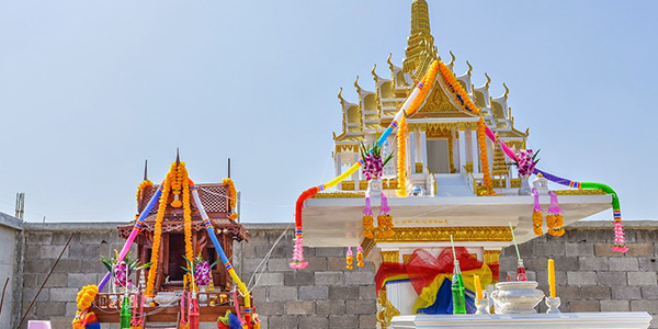 ศาลตายาย และ ศาลพระภูมิ