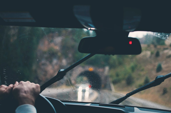 ขับรถยังไงให้เครื่องไม่ดับในหน้าฝนนี้