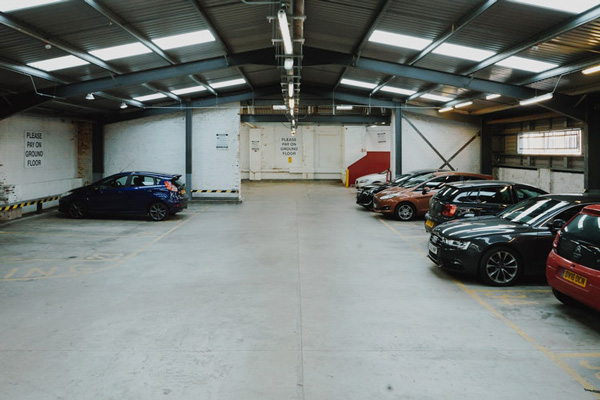 เคล็ดลับการดูแลรถเมื่อจอดทิ้งไว้นาน ๆ