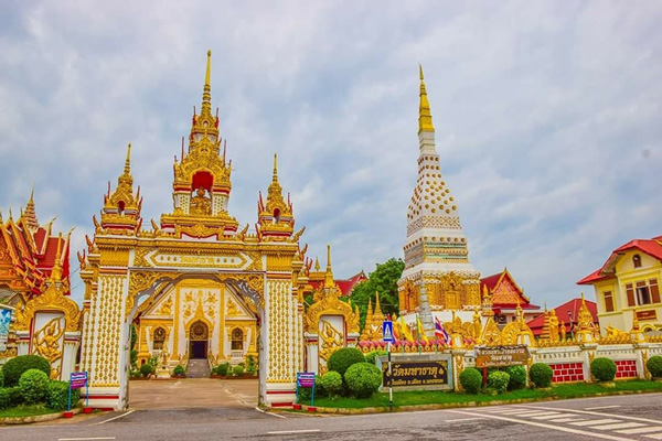 พระธาตุประจำวันคนเกิดวันเสาร์และวันอาทิตย์