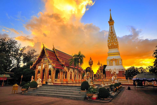 พระธาตุประจำวันคนเกิดวันเสาร์และวันอาทิตย์