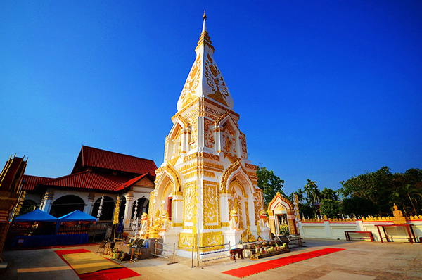 พระธาตุประจำวันคนเกิดวันพฤหัสและวันศุกร์