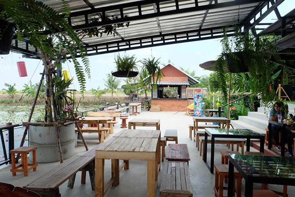 ตลาดน้ำทุ่งบัวแดง ที่เที่ยวใหม่สุดฮิต