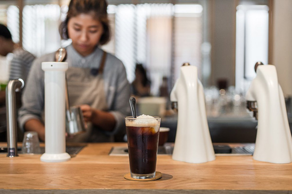 ร้านกาแฟ Roots 