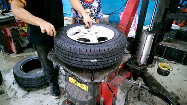 รอบรู้เรื่องการปะยางรถยนต์ สตรีมร้อน