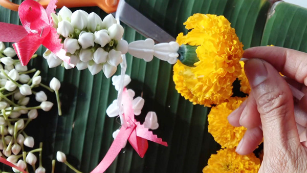 สิ่งของ 5 อย่างห้ามมีไว้ในรถยนต์