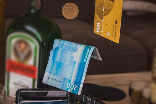 กระเป๋าตังค์ บัตรเครดิต