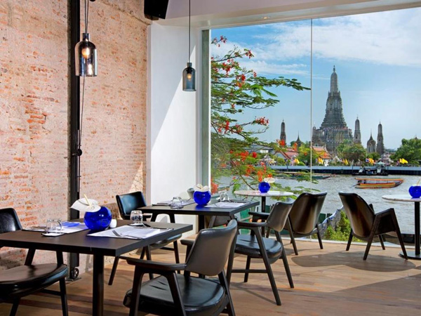 พาแม่ไปกินข้าว