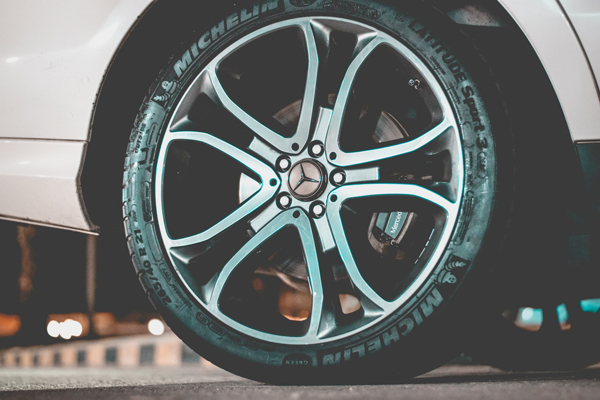 ยางรถยนต์แตก เคลมประกันได้หรือไม่?