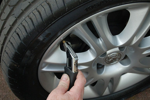 ลมยางไนโตรเจน ต่างจาก ลมยางธรรมดาอย่างไร แบบไหนดีกว่ากัน