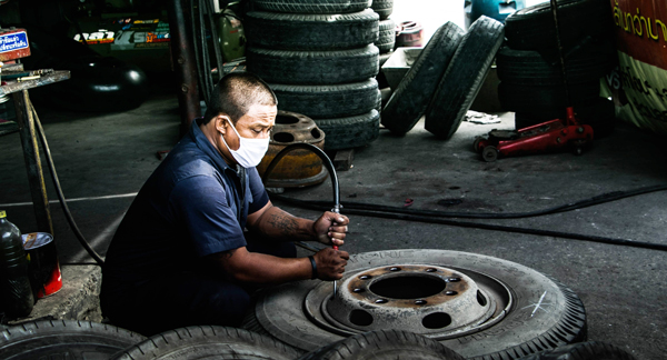 ตรวจยางรถยนต์เอง ใคร ๆ ก็ทำได้