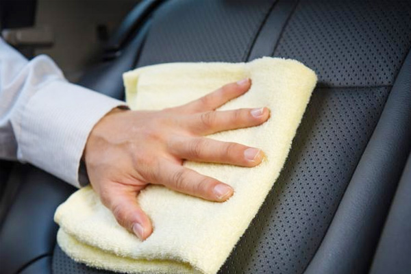 วิธีการรักษาเบาะหนังไม่ให้แตกลายงา