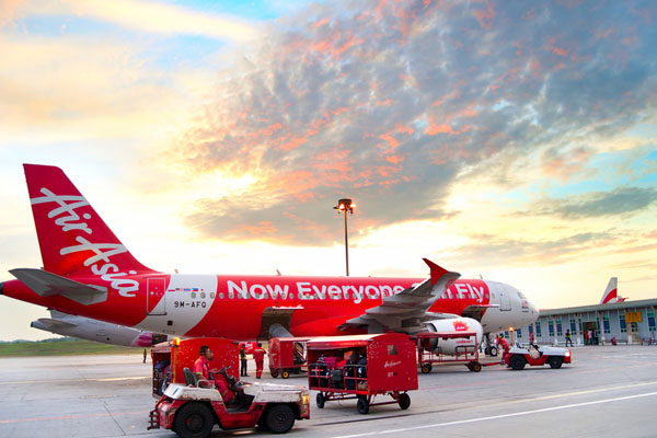 เลือกบัตรเครดิตสายการบินแอร์เอเชียใบไหนให้คุ้ม