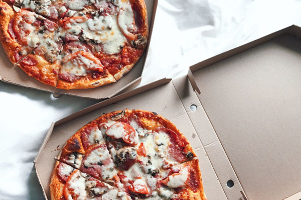 ชอบกินพิซซ่า สมัครบัตรเครดิตที่ไหนดี?