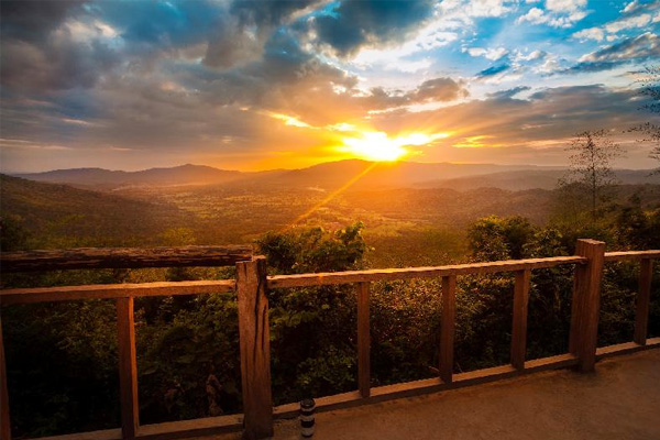 ผาเก็บตะวัน อุทยานแห่งชาติทับลาน