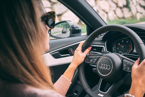 ผู้หญิงควรระวังตัวยังไงในที่จอดรถ?