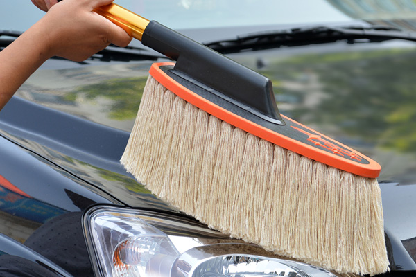 แปรงปัดรถยนต์ หรือไม้ปัดขนไก่