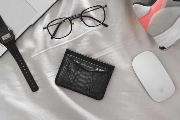 สมัครบัตรกดเงินสด พร้อมบัตรเครดิตดีมั้ย?