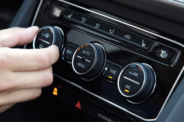 สาเหตุอะไรที่ทำให้แอร์รถเราไม่เย็นบ้างนะ?