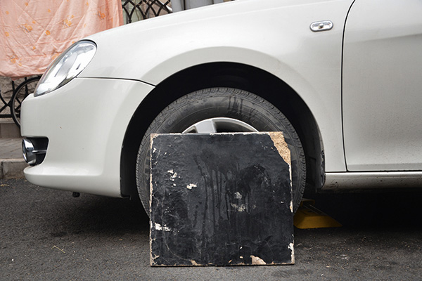 สุนัขชอบฉี่ใส่ล้อรถทำไงดี?