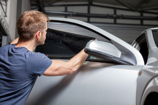 ฟิล์มกรองแสงรถยนต์ที่ดีเป็นยังไง?