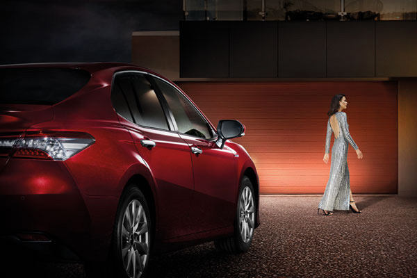 Toyota Camry Hybrid 2.5 HV Premium MY2019