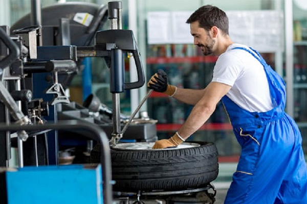 ตรวจยางรถยนต์ก่อนใช้งานกันเถอะ!