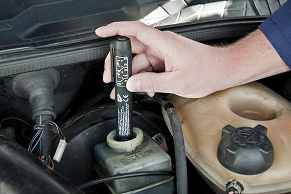 ขับรถปลอดภัยอย่าลืมดูแลระบบเบรก!