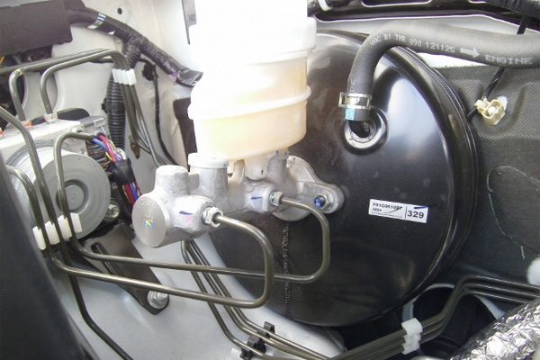 ขับรถปลอดภัยอย่าลืมดูแลระบบเบรก!