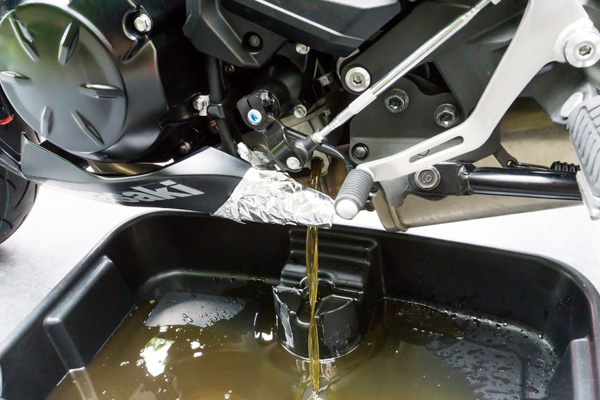 หน้าร้อนนี้ ดูแลรถมอเตอร์ไซค์อย่างไร