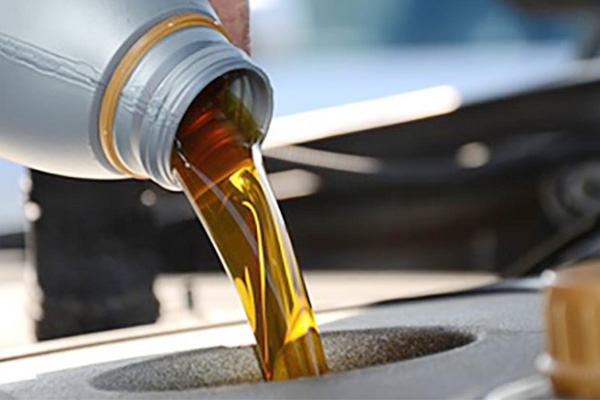 เลือกน้ำมันเครื่องอย่างไร ให้เหมาะกับมอเตอร์ไซค์ของคุณ