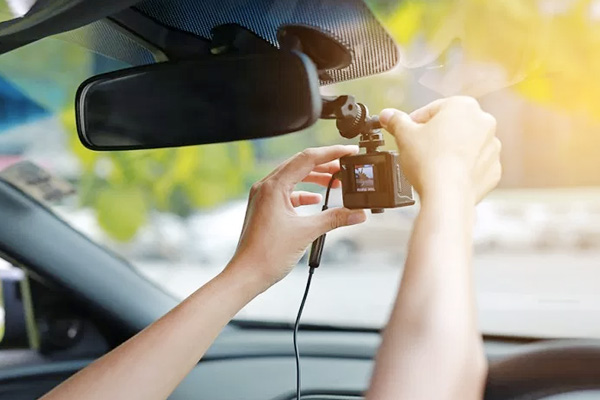 กล้องติดรถยนต์ มีประโยชน์อย่างไร?