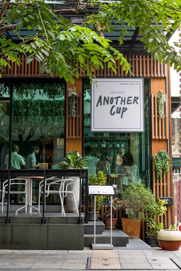 ย่านธุรกิจ กาแฟดี WiFi แรง