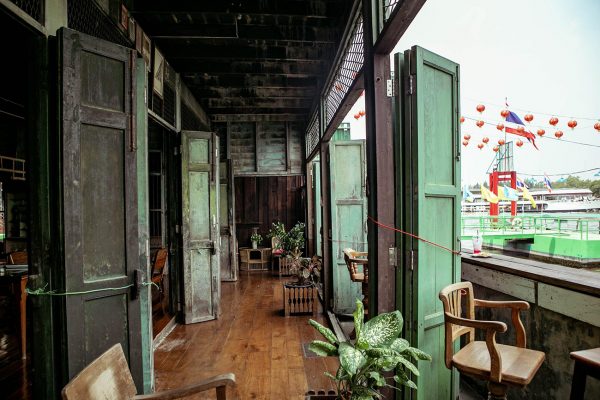 เปิดลิสต์ร้านกาแฟย่านฝั่งธน นั่งชิลๆ เช็คอินเก๋ๆ