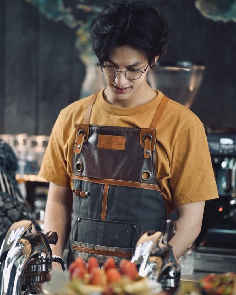 จับตาดู บาริสต้าสุดหล่อ ตัวหอมกลิ่นกาแฟ