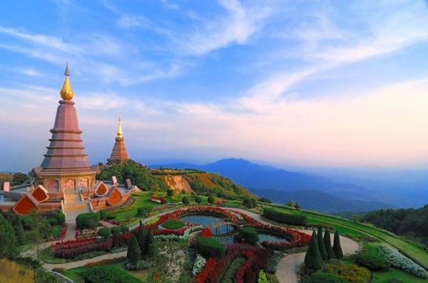 10 ที่เที่ยวหน้าฝน สัมผัสธรรมชาติสุดฟินในเมืองไทย