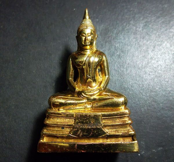 ขับรถยนต์ปลอดภัยต้องบูชาอะไรติดรถ