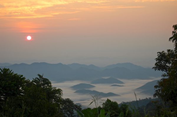 ขี่มอเตอร์ไซค์เที่ยวหน้าฝน ที่ไหนดี