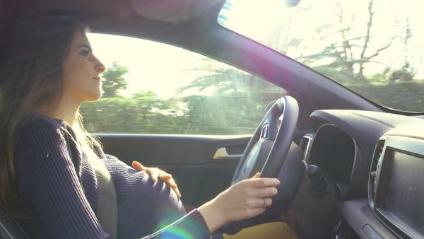 จริงหรือ? ห้ามแม่ตั้งครรภ์ขับรถ