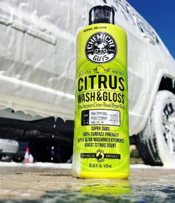 แนะนำ 5 ยี่ห้อน้ำยาล้างรถยนต์ ขจัดคราบพร้อมเคลือบเงา