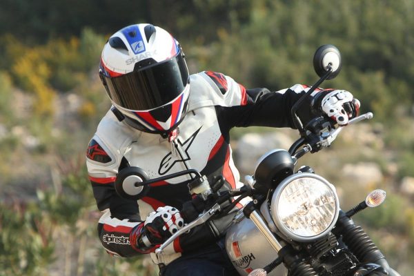 วิธีเลือกเสื้อการ์ดให้เหมาะกับหน้าหนาว