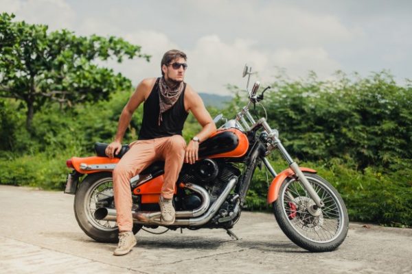 สีรถมอเตอร์ไซค์ถูกโฉลก เลือกสีไหนให้เด่น ให้ปัง