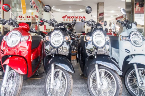 สีรถมอเตอร์ไซค์ถูกโฉลก เลือกสีไหนให้เด่น ให้ปัง