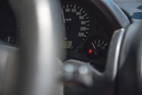 ไฟเตือนน้ำมันโชว์! หมายความว่าอย่างไร?