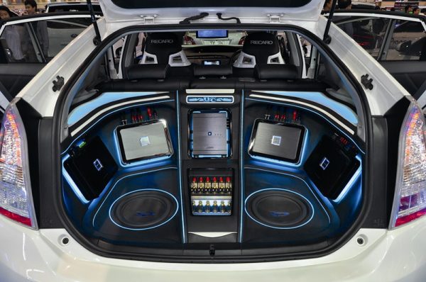 วิธีดูแลเครื่องเสียงรถยนต์ ให้ใช้งานได้นานๆ