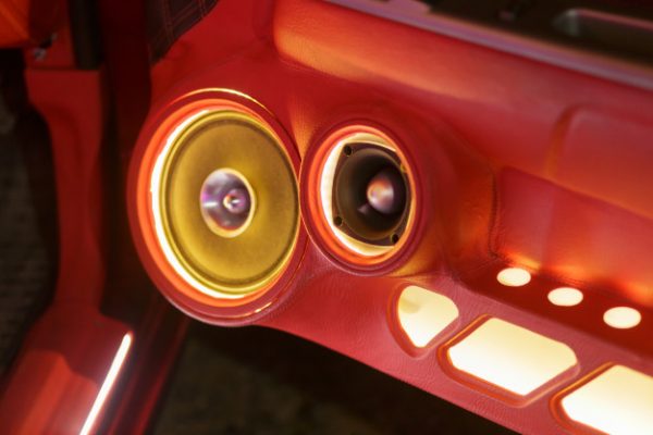 เครื่องเสียงรถยนต์ ประกอบด้วยอะไรบ้าง